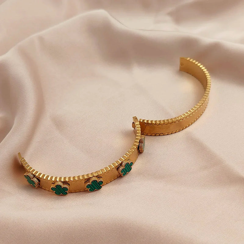 Pulseira Trevo Banhada em Ouro 18k