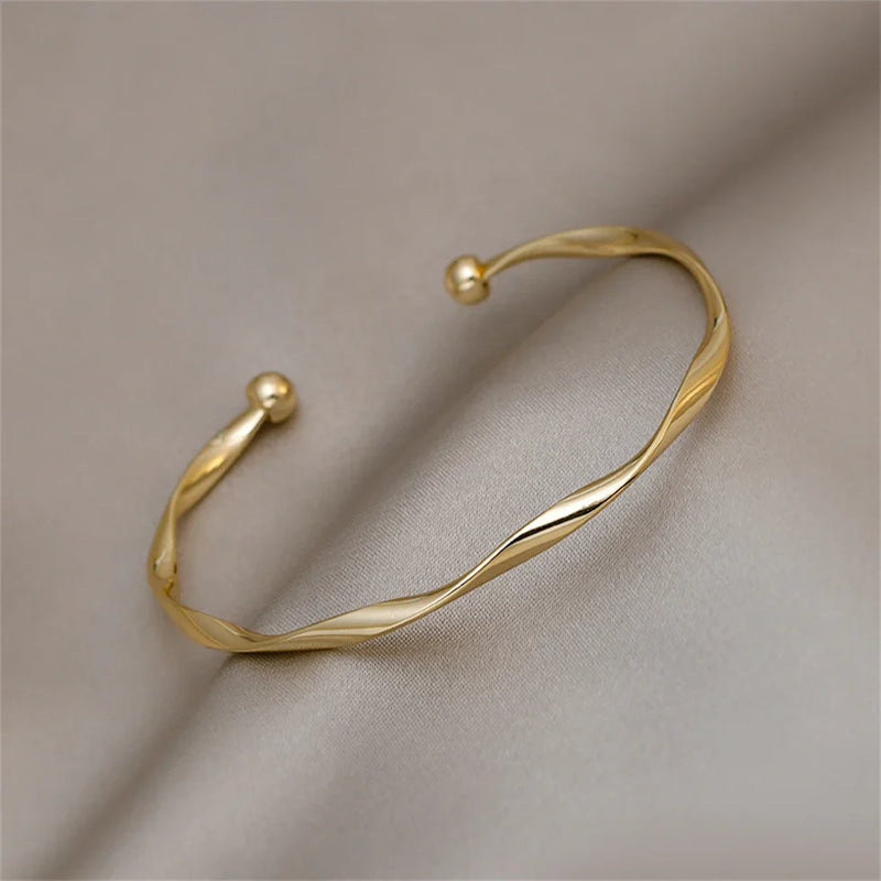 Pulseira Torcida Banhada em Ouro 18k