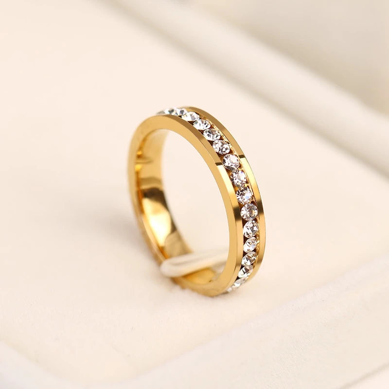 Anel Zircônio Brilhante em Ouro 18k