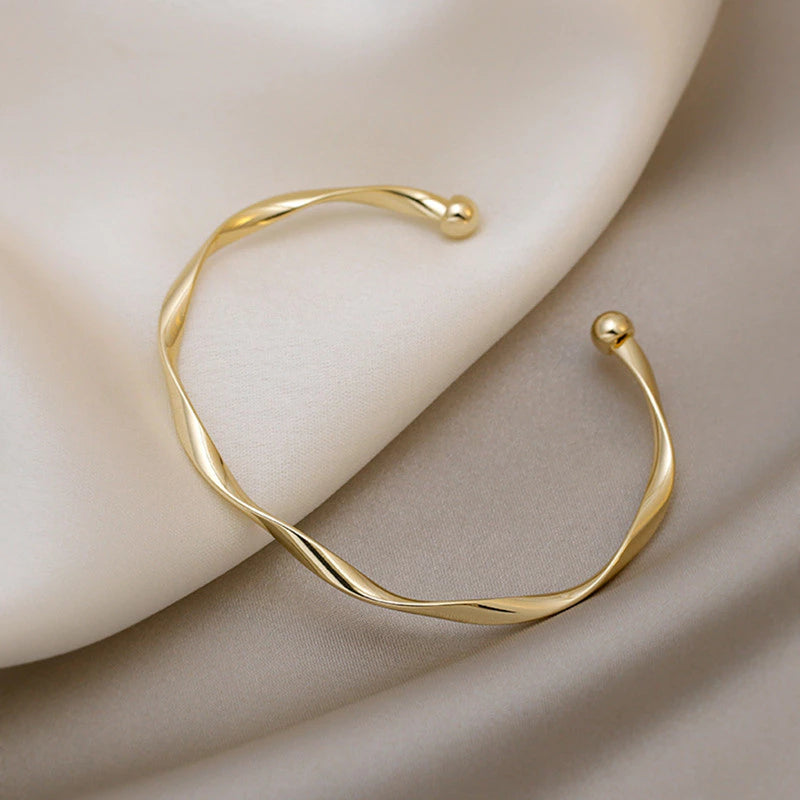 Pulseira Torcida Banhada em Ouro 18k